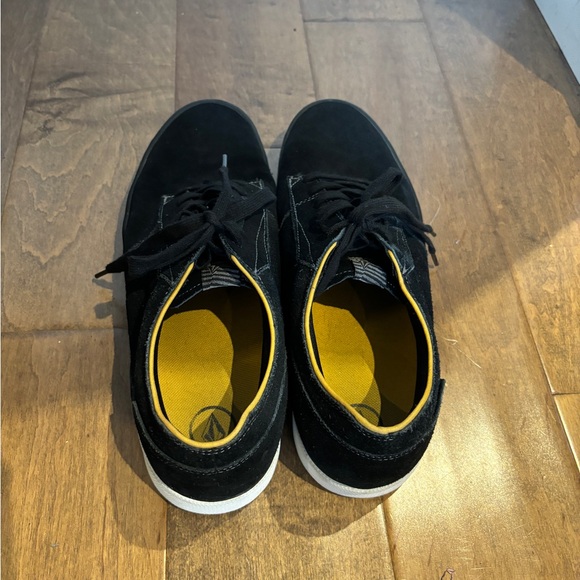 Volcom Sneakers - Picture 6 of 9